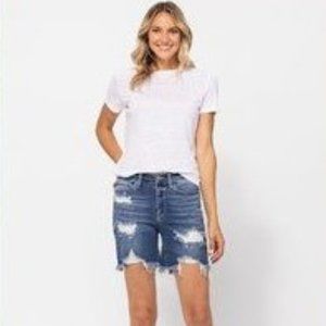 *NWT* Judy Blue Medium Wash Destroyed Bermuda Shorts 2X